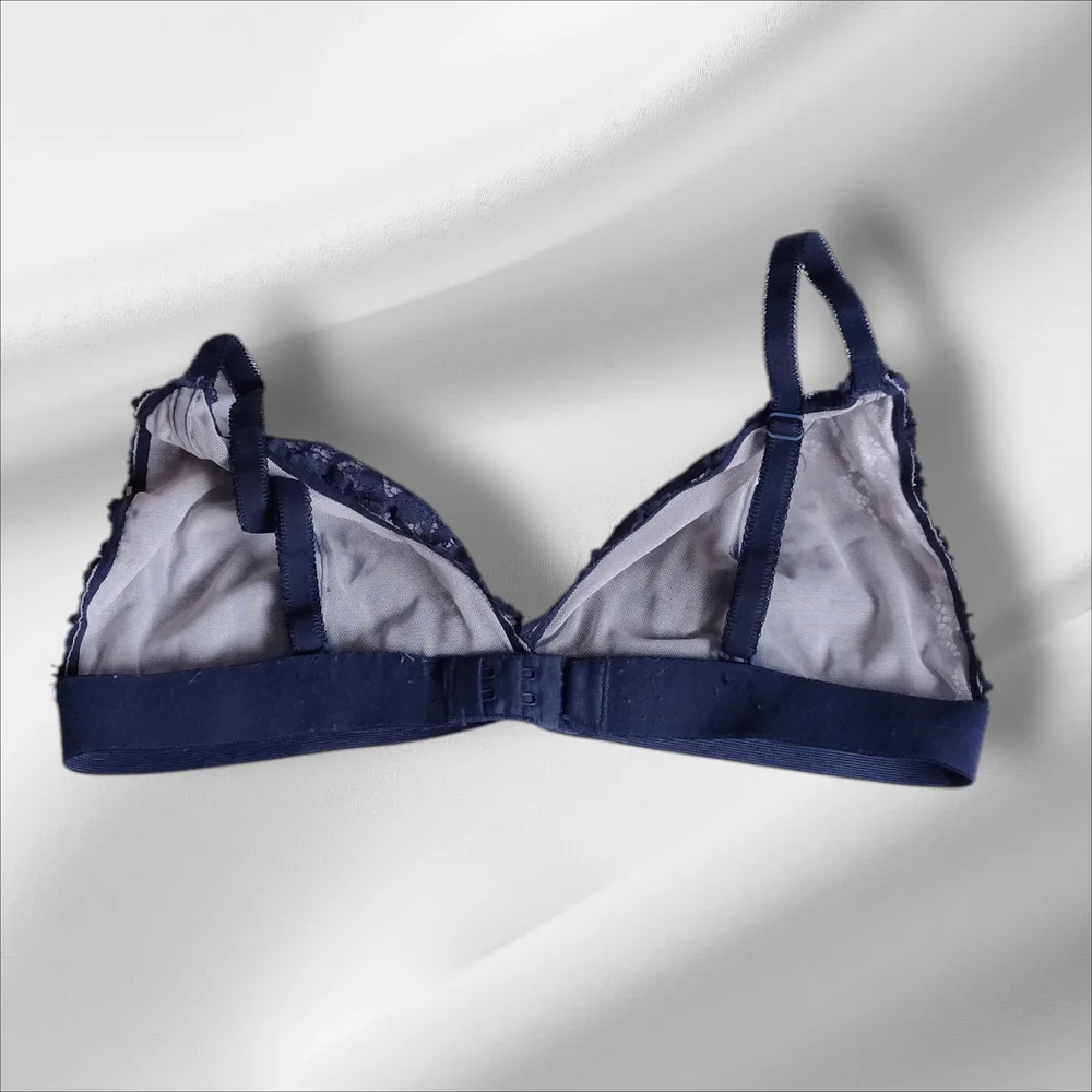 La Vie En Rose Navy Lace Bralette with Bow Accent - Picture 2 of 3